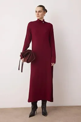 Trendyol Modest Bordo İnci Aksesuar Detaylı Triko Elbise TCTAW26EB00061