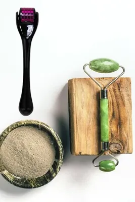 MACGON Dermaroller Cilt Saç Yüz Bakımı Saklama Kaplı 540 Iğneli 0.50 Mm + Jade Roller Yüz Masaj Aleti Seti