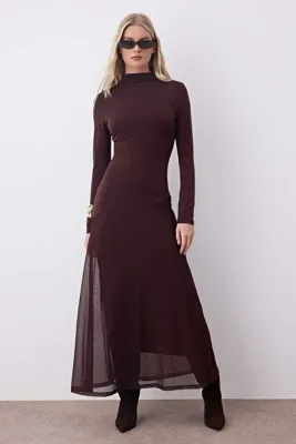 TRENDYOLMİLLA Kahverengi A Kesim/Çan Form Tül Garni Detaylı Midi Uzun Kollu Esnek Örme Elbise TWOAW26EL00140