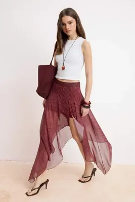 TRENDYOLMİLLA Bordo Şifon Ekoseli Asimetrik Mini Etek TWOSS26ET00161