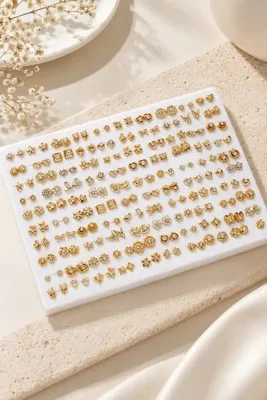 Dora Accessories Altın Renk Karışık Rastgele 10 Çift Plastik ve Plastik Arkalıklı Minimal Küpe