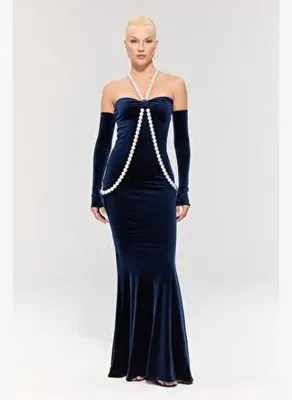 Nur Karaata Sapphire Throne Elbise
