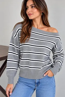 MAG STORES Kadın Trend Degaje Yaka Çizgili Kazak