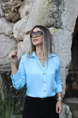 bytugcekaya Mavi Dökümlü Saten Gold Düğmeli Gömlek