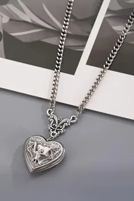 Karakedi Silver Gotik Yarasa Kalp Locket Kolye