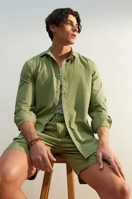 TRENDYOL MAN Haki Unisex Regular Fit %100 Pamuklu Keten Görünümlü Fit Gömlek TMNSS23GO00099