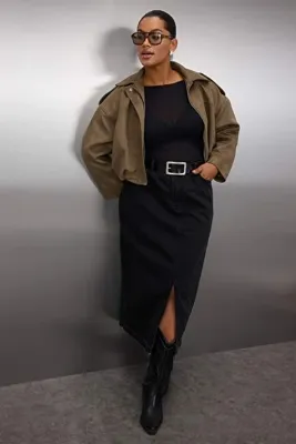 Trendyol Curve Siyah Ön Yırtmaçlı Midi Boy %100 Pamuk Non-Stretch Büyük Beden Denim Etek TBBSS23AZ00054