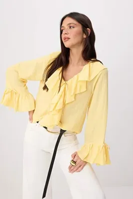 TRENDYOLMİLLA Sarı Fırfır Detaylı Dokuma Bluz TWOAW26BZ00290