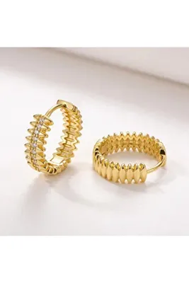 Siya Silver Özel Seri 14K Altın Kaplama Zirkon Taşlı Çivi Formlu Geometrik Çelik Halka Küpe