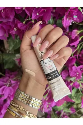 Elera 01 no Açik Ton Kapaticili Super Bb Matte Fondöten 25 ml