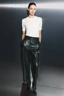 H&M Barrel Paçalı ve Kemerli Pantolon