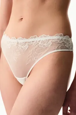 Penti Kırık Beyaz Broidery Tanga Külot