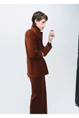 MANGO Woman Cepli kadife blazer ceket
